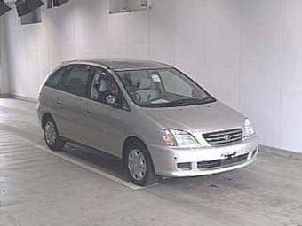 2000 Toyota Nadia