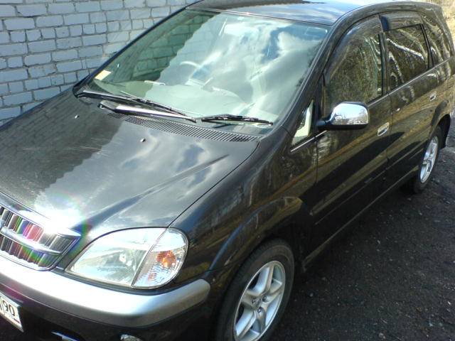 2000 Toyota Nadia
