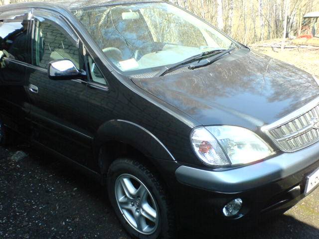 2000 Toyota Nadia
