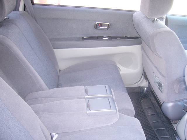 2000 Toyota Nadia