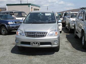 2000 Toyota Nadia