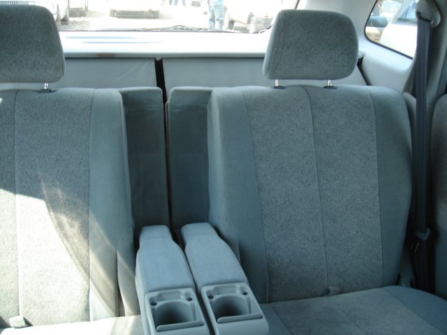 2000 Toyota Nadia