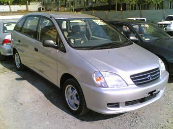 2000 Toyota Nadia