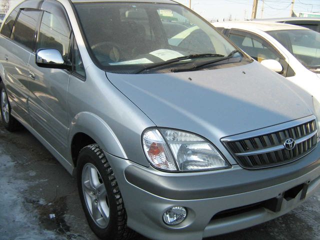 2000 Toyota Nadia