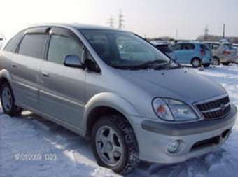 2000 Toyota Nadia