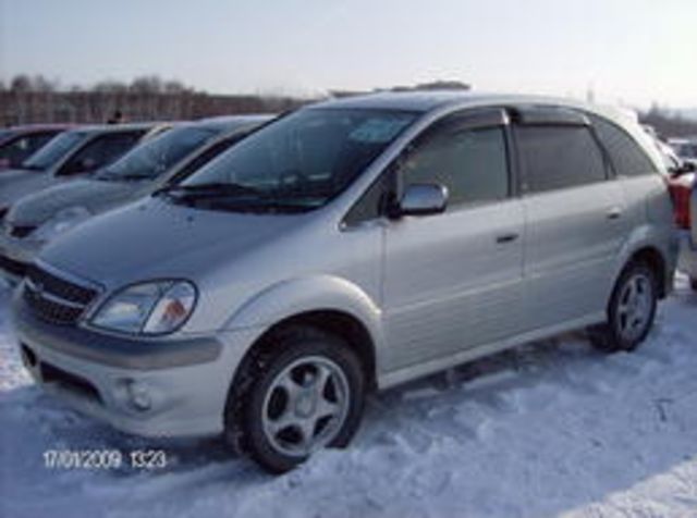2000 Toyota Nadia