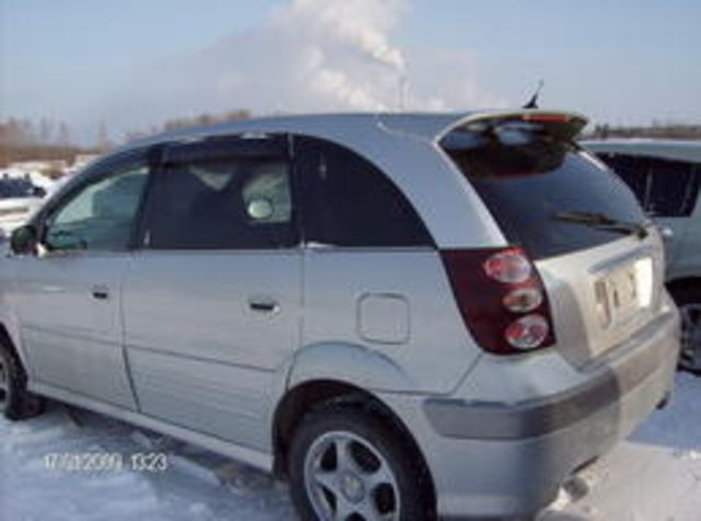 2000 Toyota Nadia