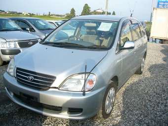 2000 Toyota Nadia