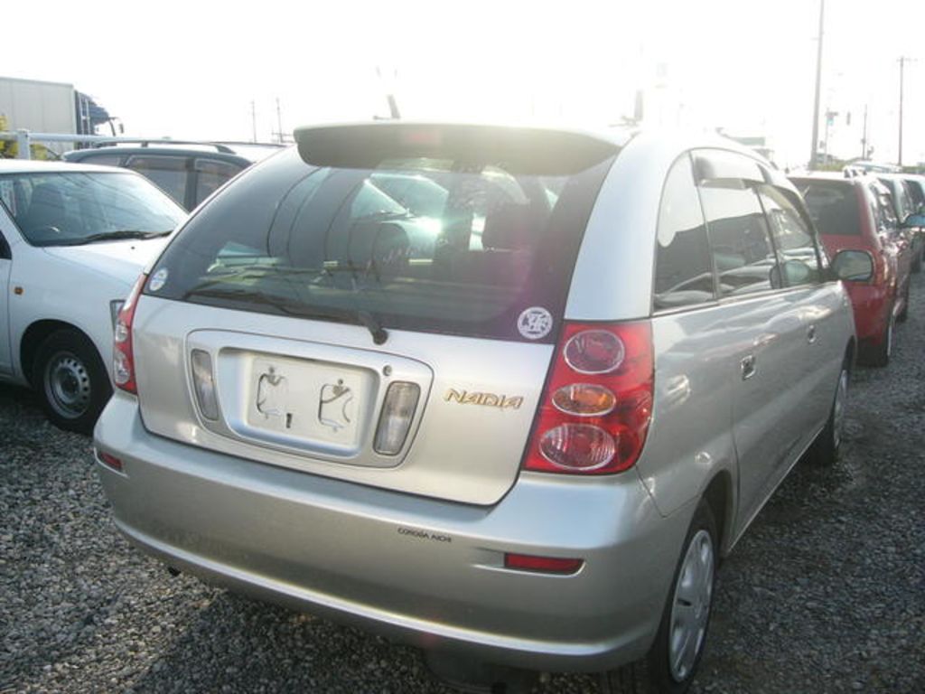 2000 Toyota Nadia