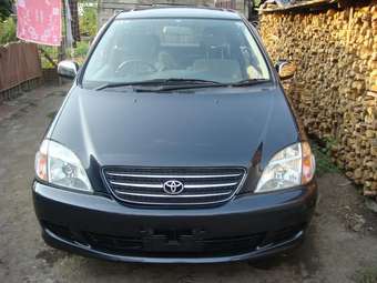 2000 Toyota Nadia
