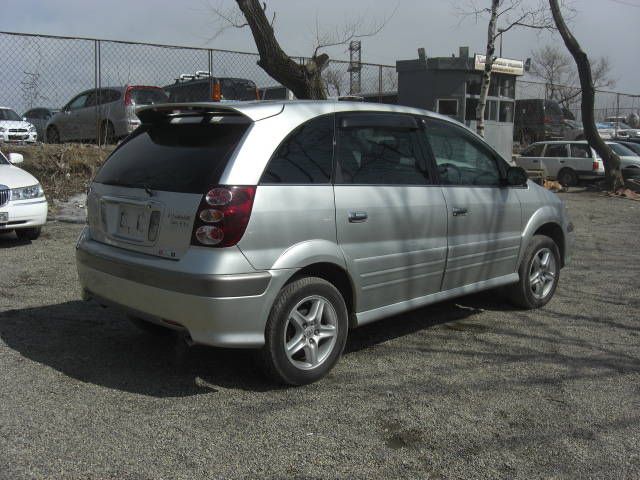 2000 Toyota Nadia