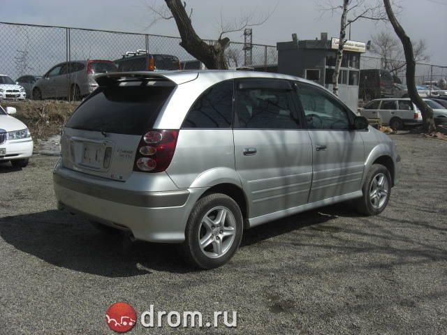 2000 Toyota Nadia