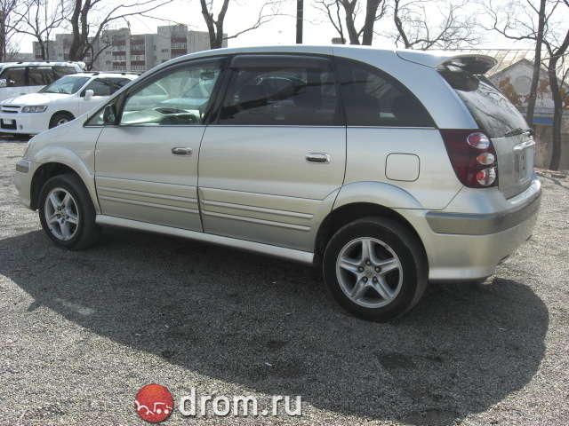 2000 Toyota Nadia