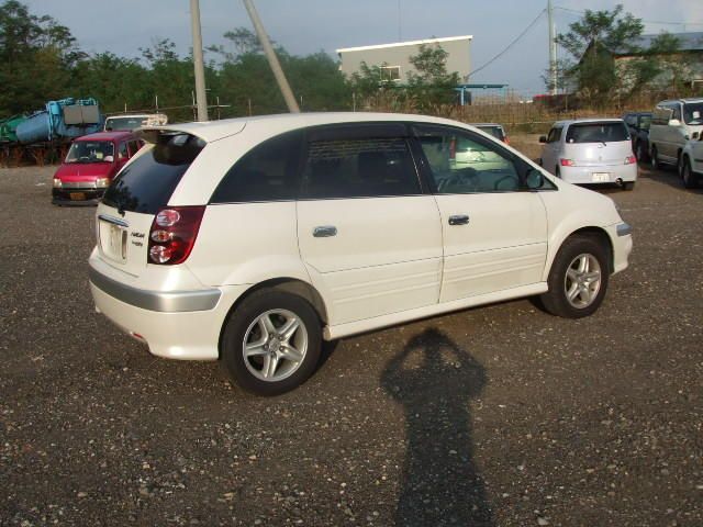 2000 Toyota Nadia