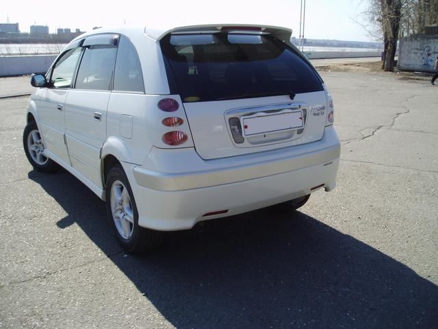 2000 Toyota Nadia