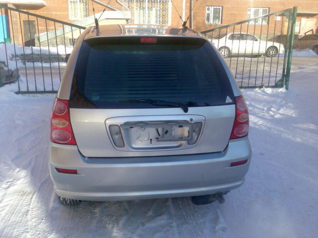 2000 Toyota Nadia