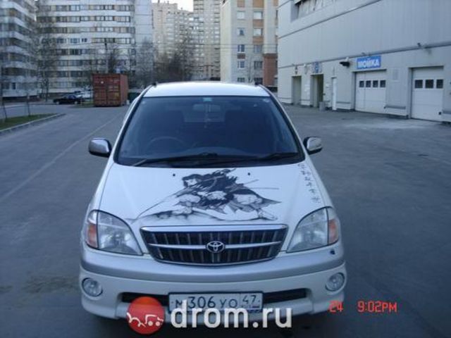 2000 Toyota Nadia