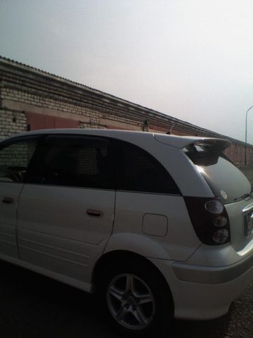 2000 Toyota Nadia
