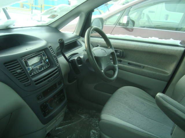 2000 Toyota Nadia