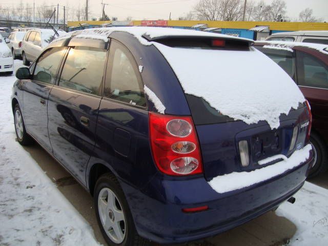 2000 Toyota Nadia