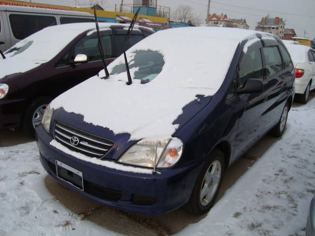 2000 Toyota Nadia