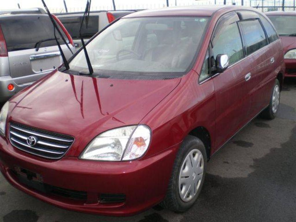 2000 Toyota Nadia