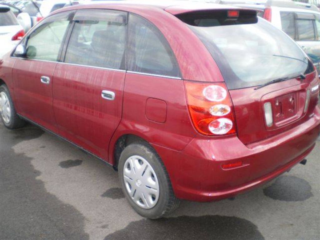 2000 Toyota Nadia