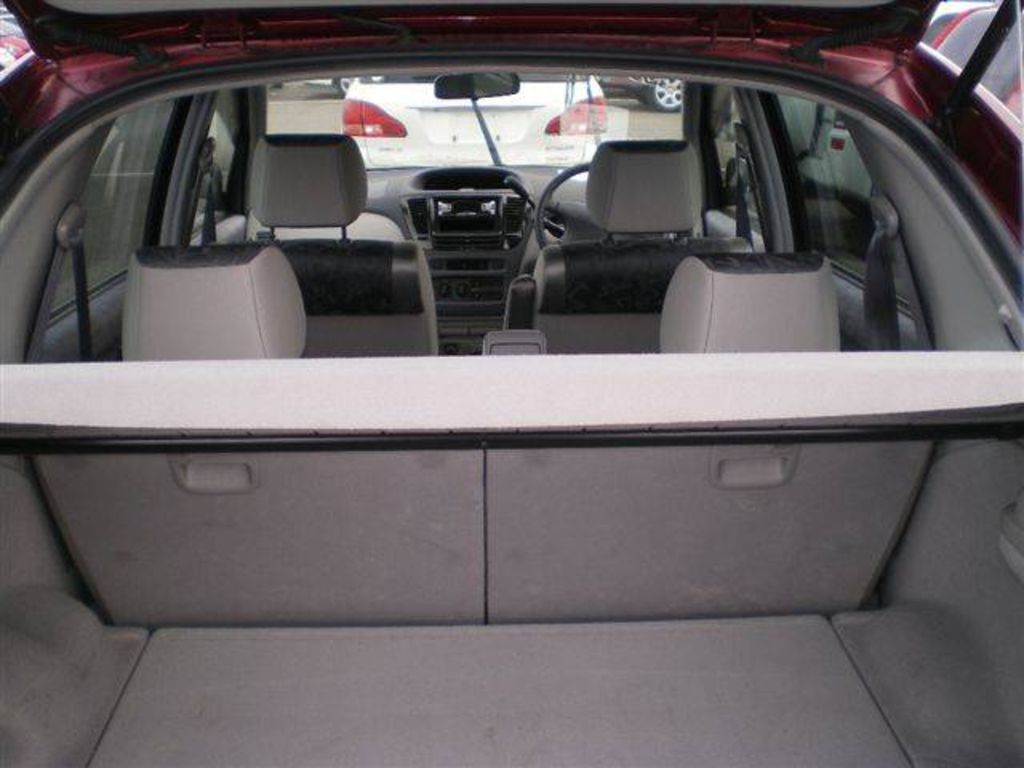 2000 Toyota Nadia