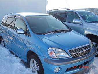 2000 Toyota Nadia