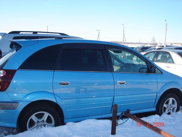 2000 Toyota Nadia