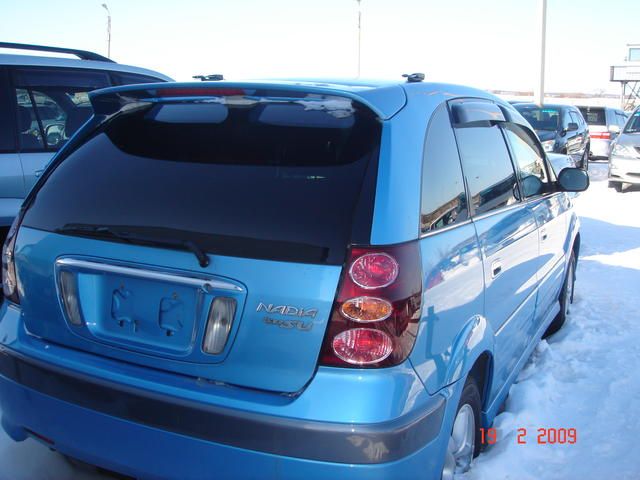 2000 Toyota Nadia
