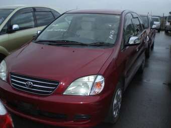 2000 Toyota Nadia