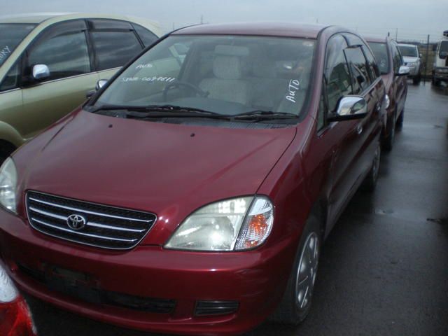 2000 Toyota Nadia