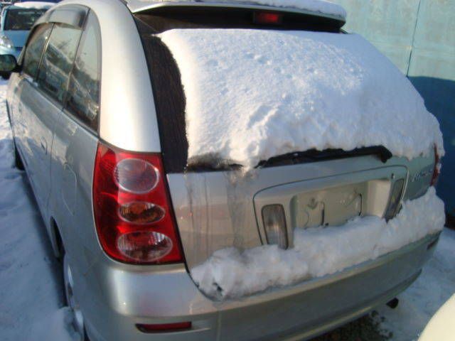 2000 Toyota Nadia