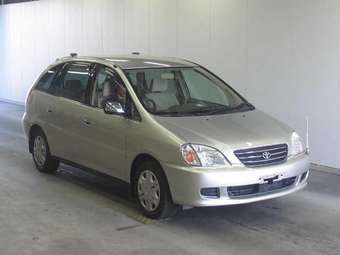 2000 Toyota Nadia