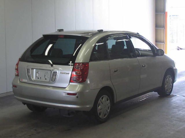 2000 Toyota Nadia