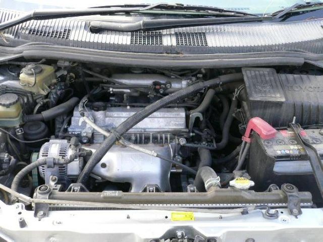 2000 Toyota Nadia