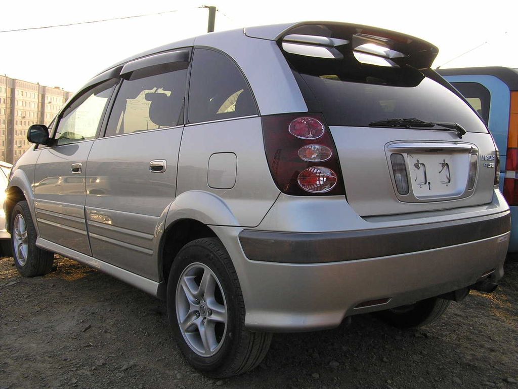 2000 Toyota Nadia