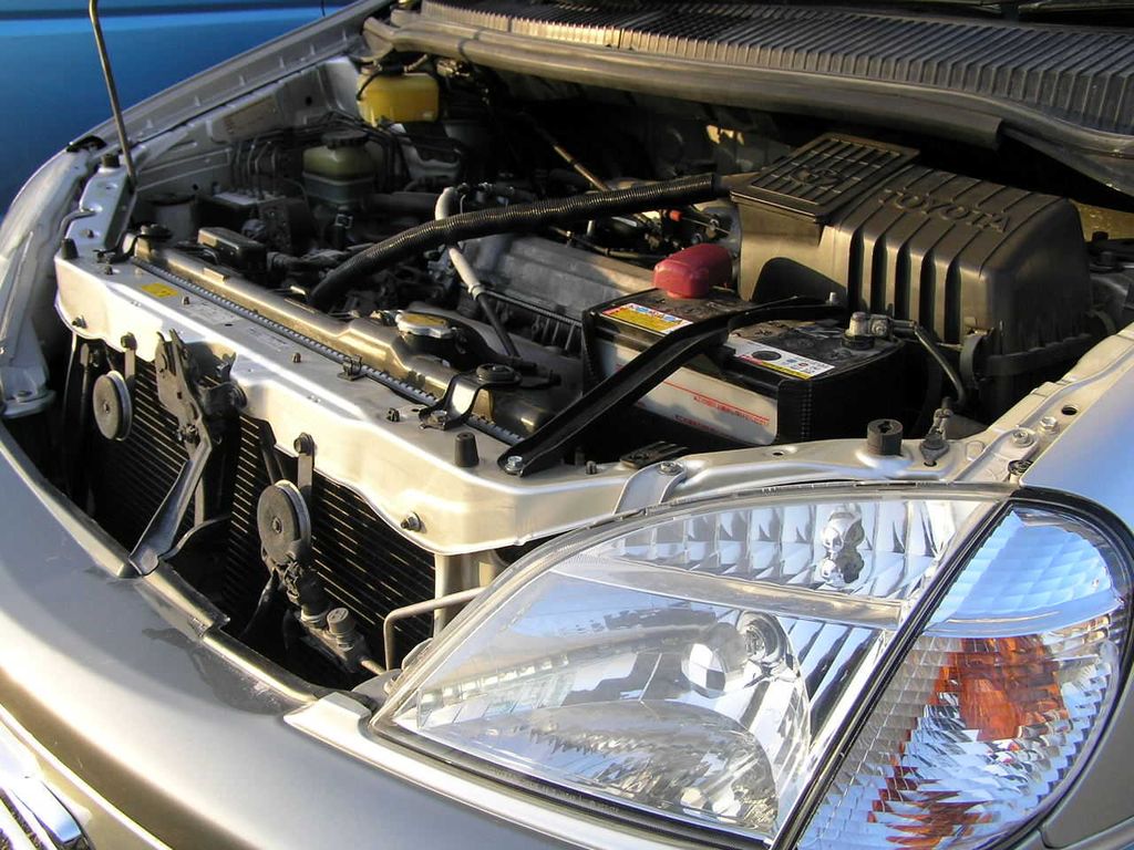 2000 Toyota Nadia