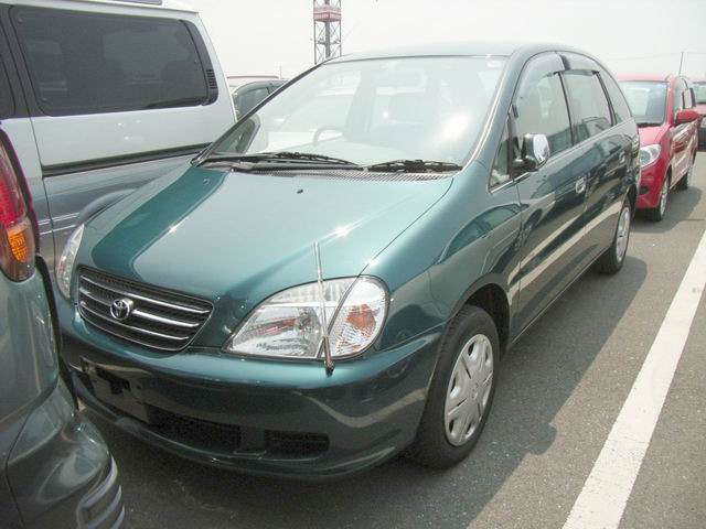 2000 Toyota Nadia Photos