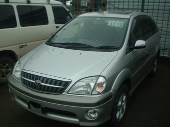 2000 Toyota Nadia Photos