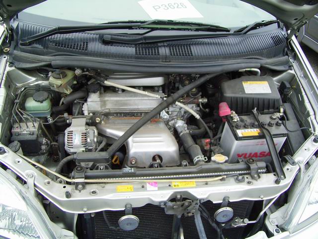2000 Toyota Nadia Photos
