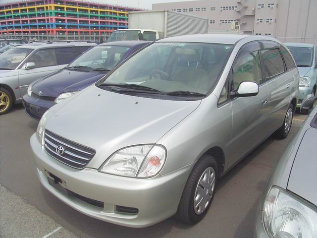 2000 Toyota Nadia Pictures