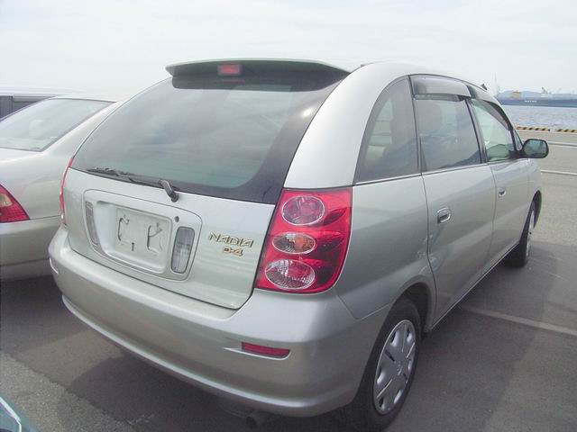 2000 Toyota Nadia Photos