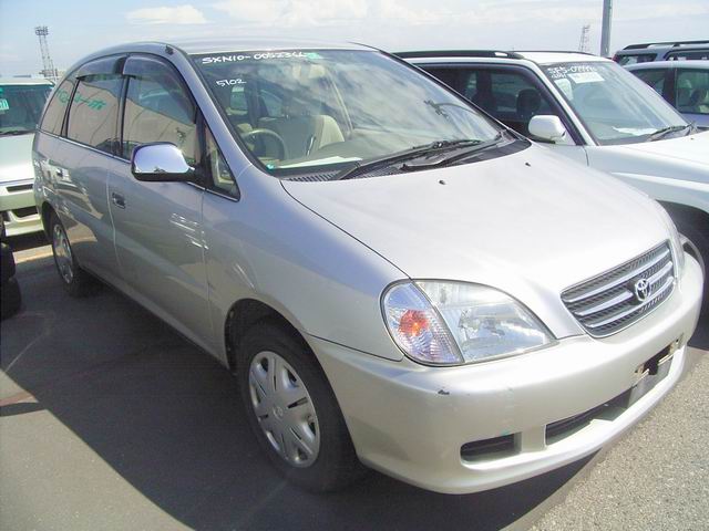 2000 Toyota Nadia Photos