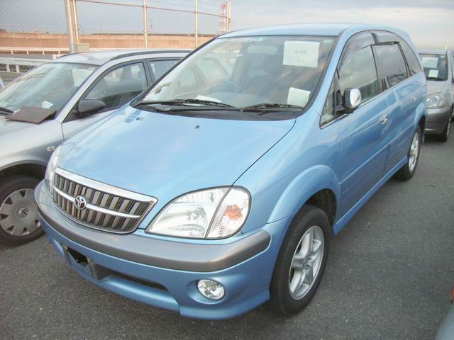 2000 Toyota Nadia Pictures