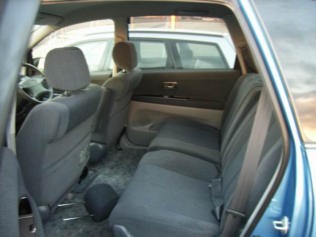 2000 Toyota Nadia Photos