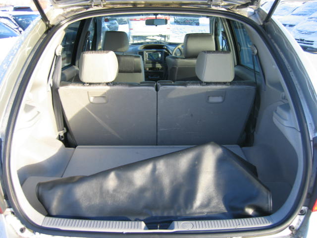 2000 Toyota Nadia Pictures