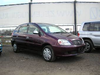 2000 Toyota Nadia Pictures