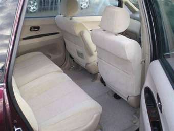 2000 Toyota Nadia Pictures